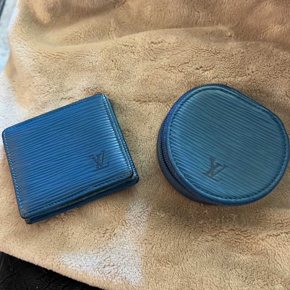Louis Vuitton miniature Epi jewelry case & Epi Porte coin purse or AirPods case - Picture 11 of 11